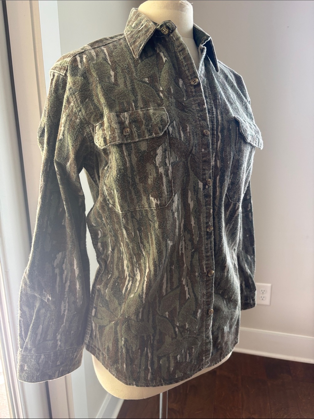 Wells Vintage Flannel Camouflage Button-Up Utility style 1990’s Shitt